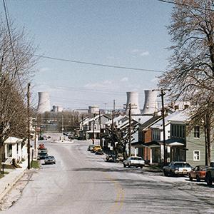 he community of Goldsboro on the Susquehanna River. The Three Mile Island nuclear power plant can be seen in the background. To this day, thorough research on the health effects of the radioactivity released during the fi ve days of the meltdown remains limited.